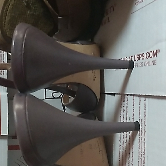 Kate Spade heels size 10 - Picture 4 of 6